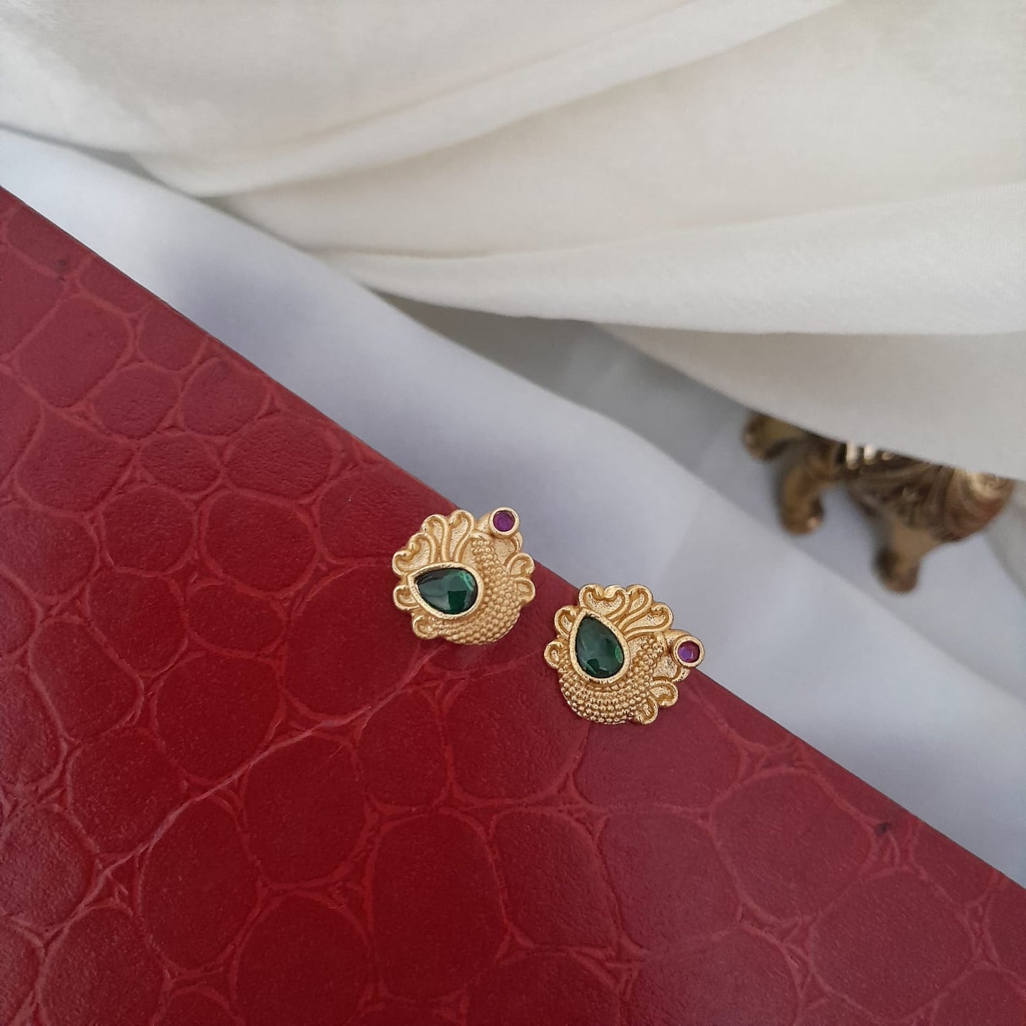 Peacock with green stone Earcuff/Bugadi