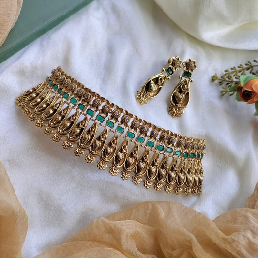 Non Idol bridal choker with green stone