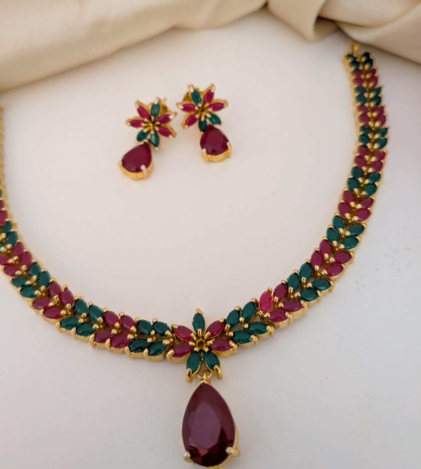 Necklace - Green with ruby necklace set
