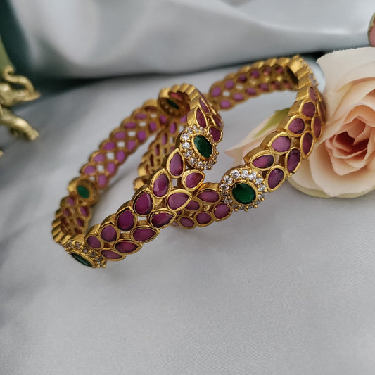 Ruby with green leaf pattern kemp bangle