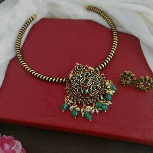 Victorian finish green stone pendant hasli set