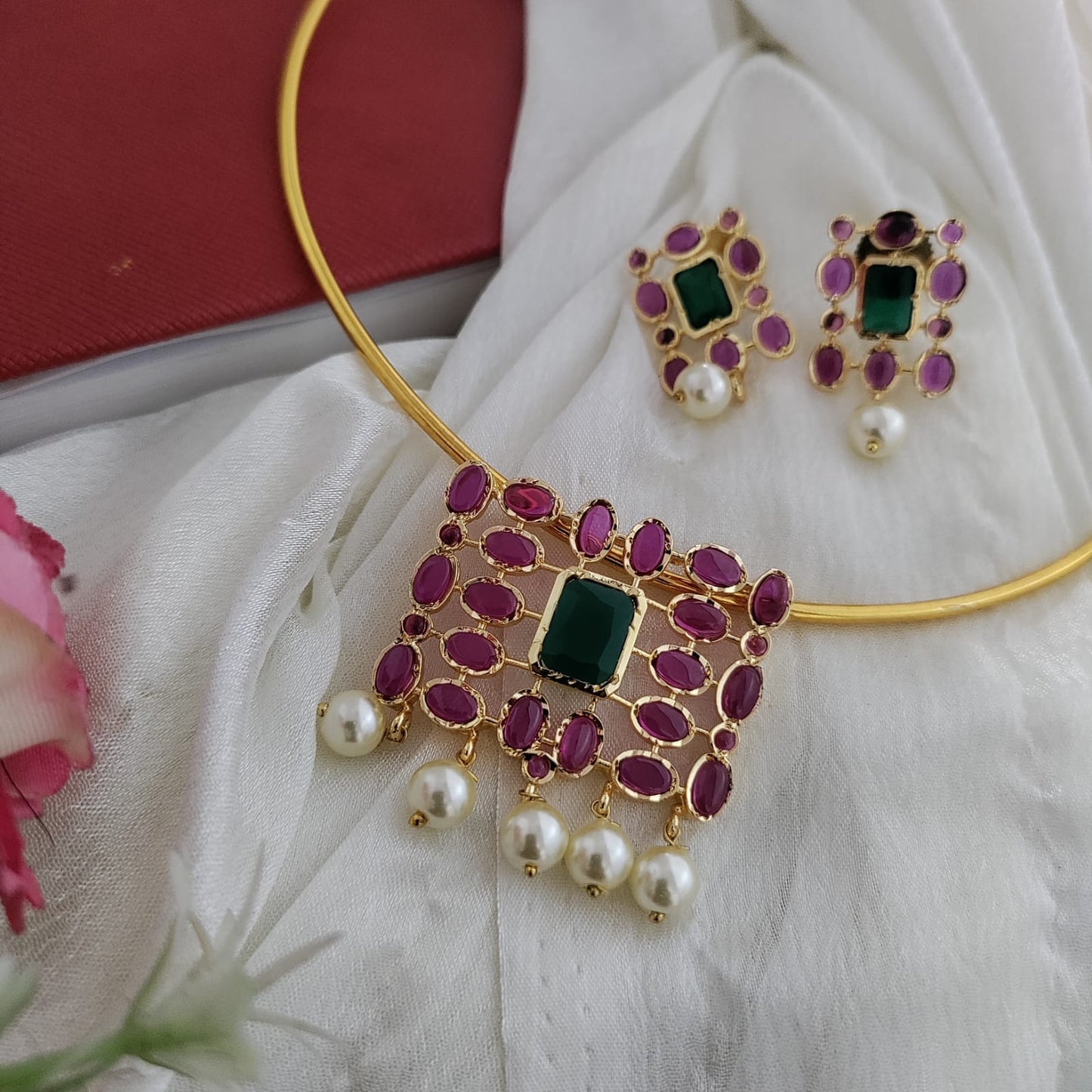 Rectangle shaped AD stone pendant hasli set