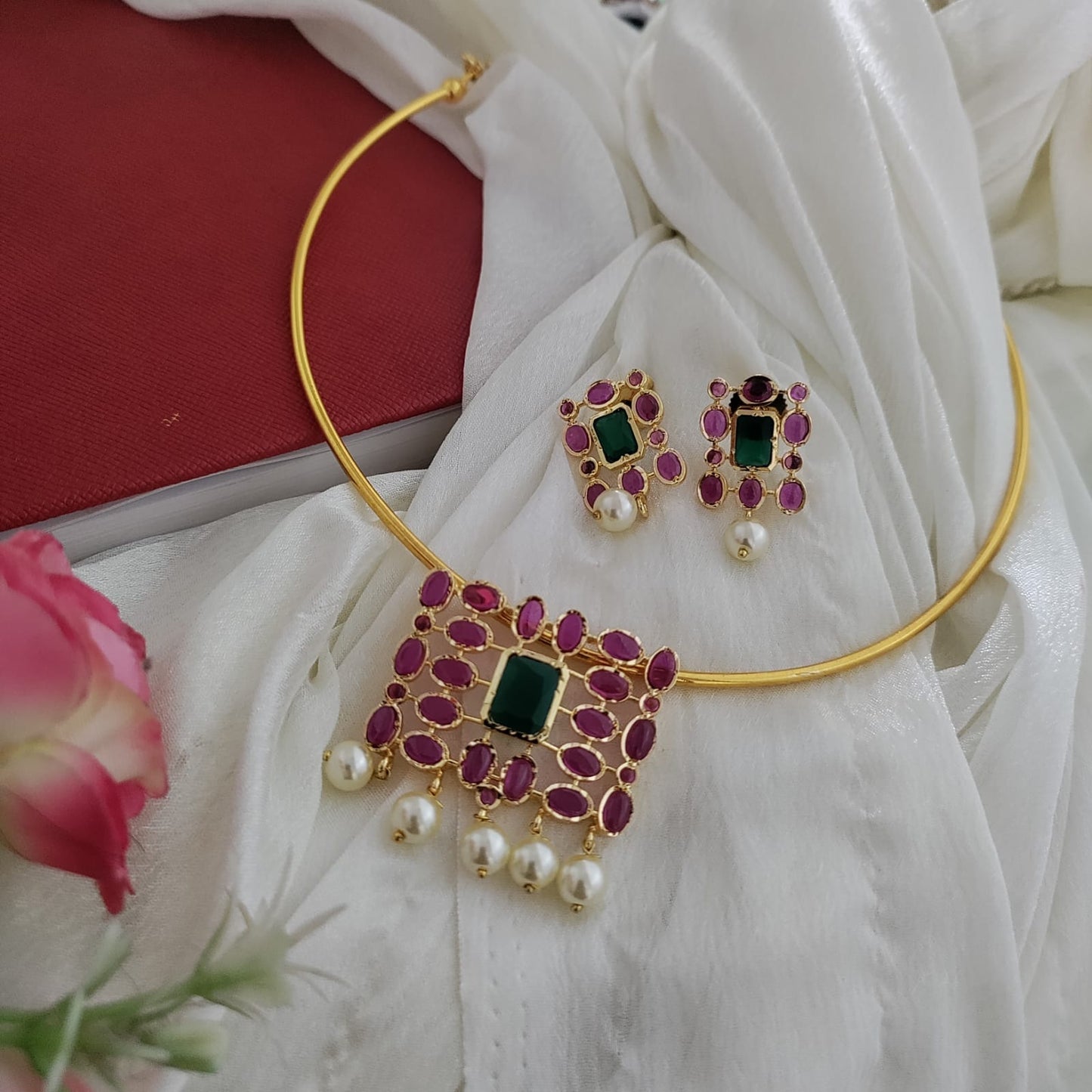 Rectangle shaped AD stone pendant hasli set