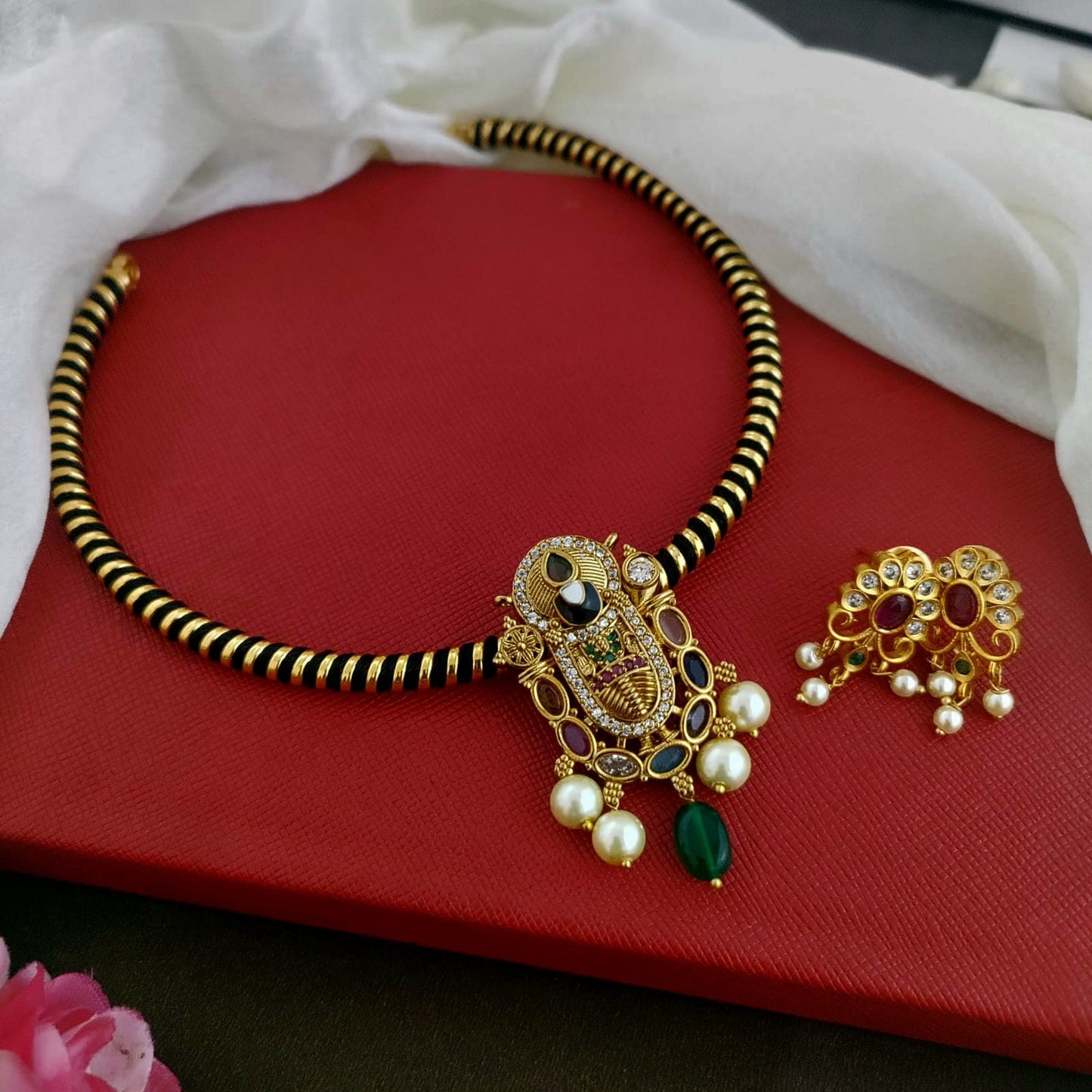 Perumal pendant hasli set