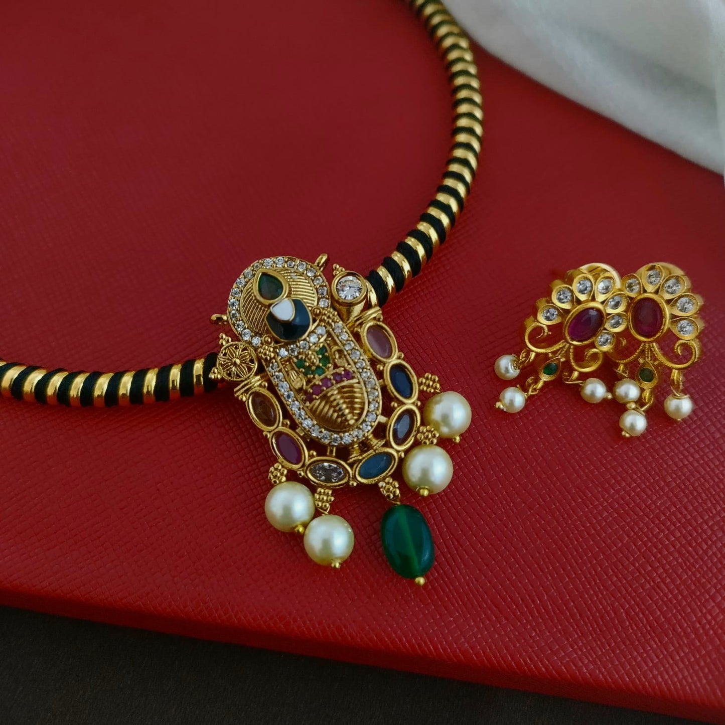 Perumal pendant hasli set