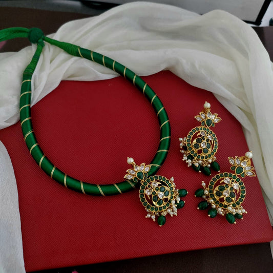 Green stone pendant with green thread set