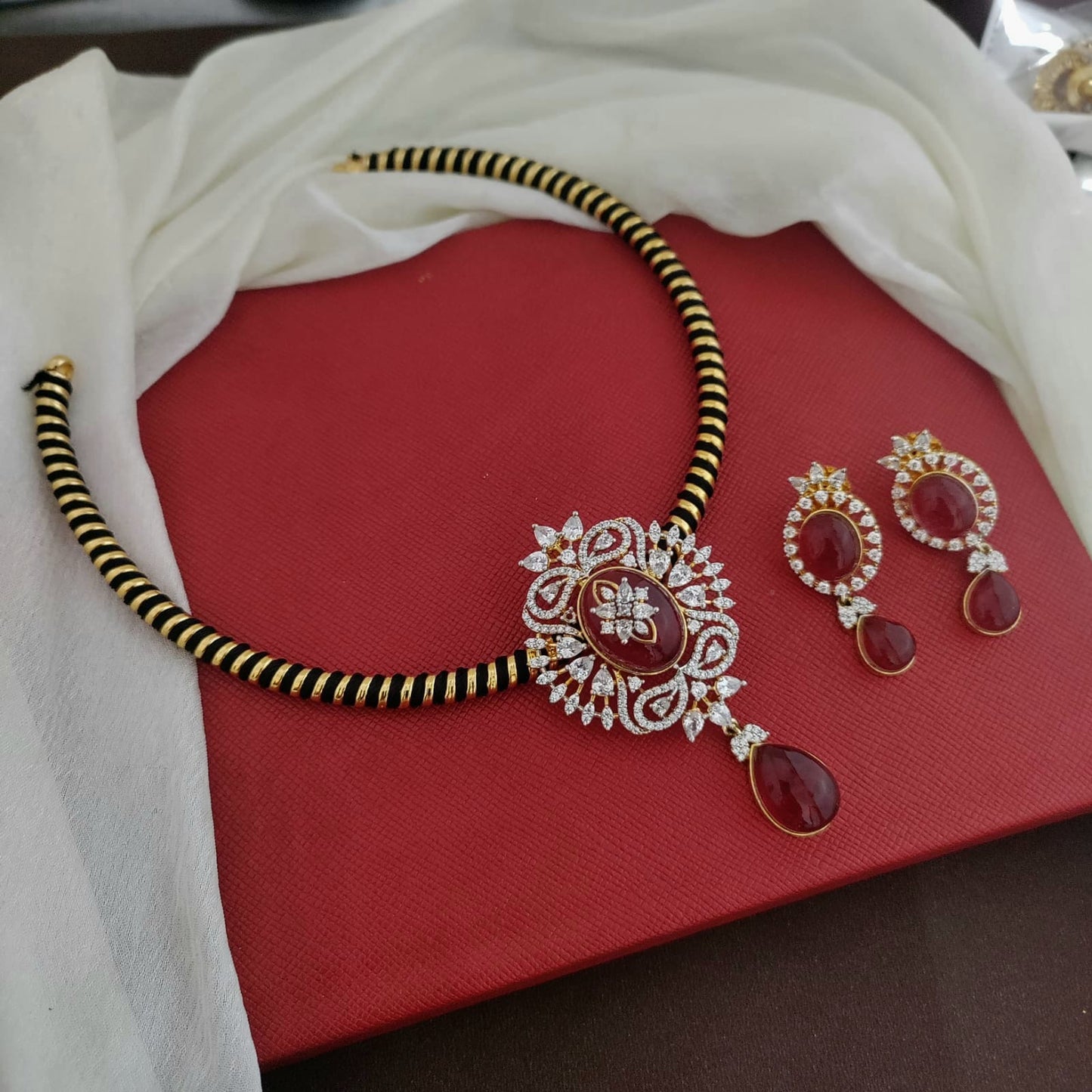 Ruby AD stone pendant hasli set