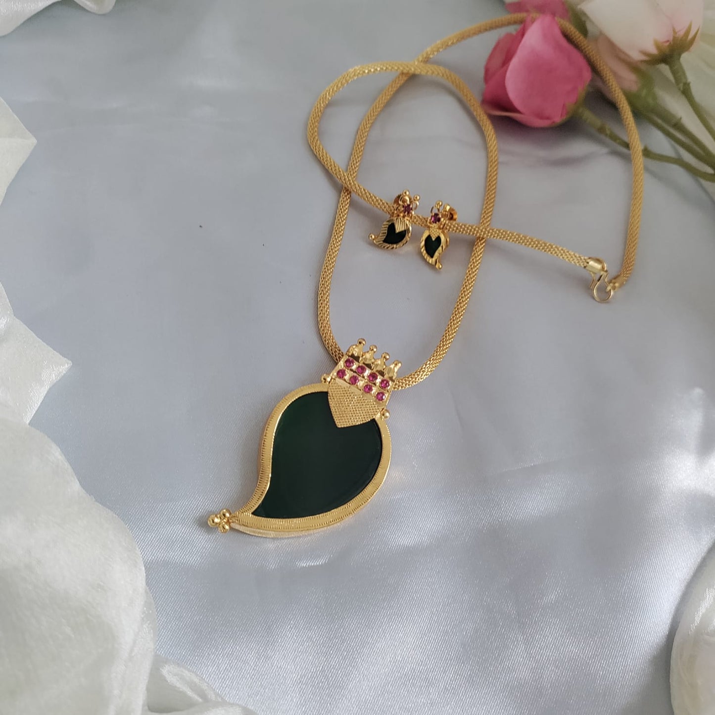 Paisley shaped microplated pendant chain- Kerala design