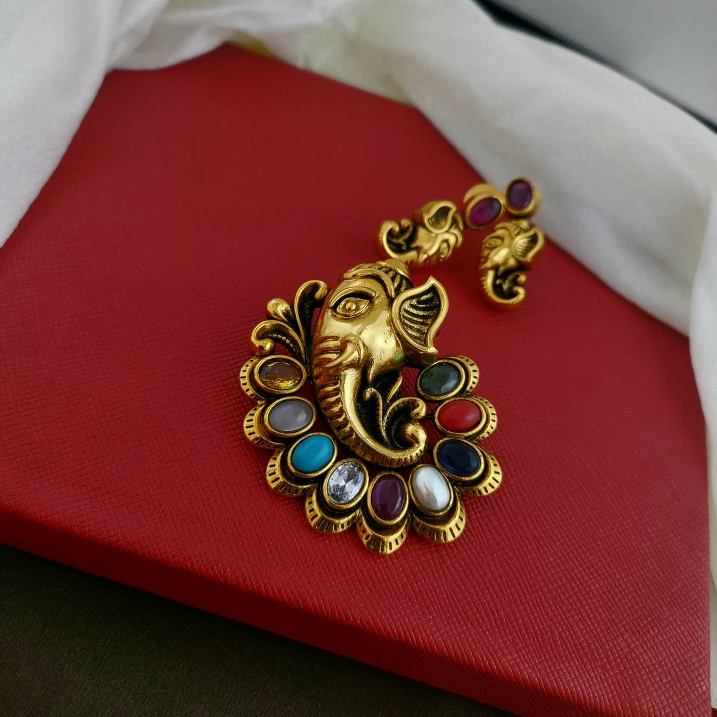 Navratna stone ganesha pendant hasli set