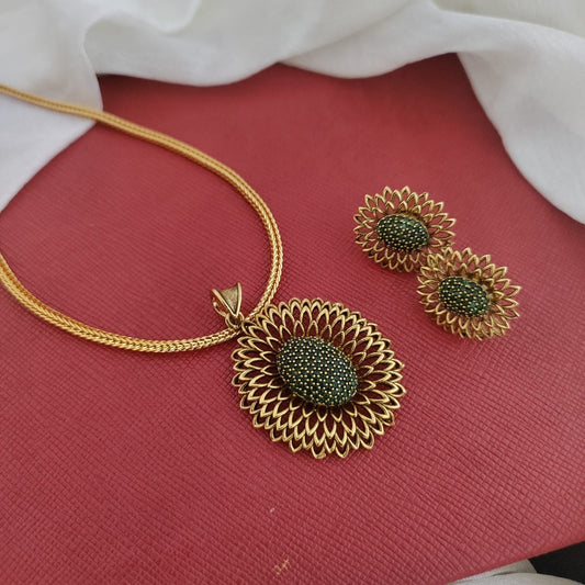 Sunflower design pendant chain set
