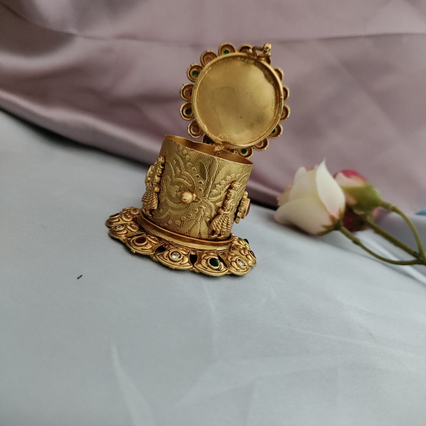 Intricate design Sindoor box with bridal couple on the lid