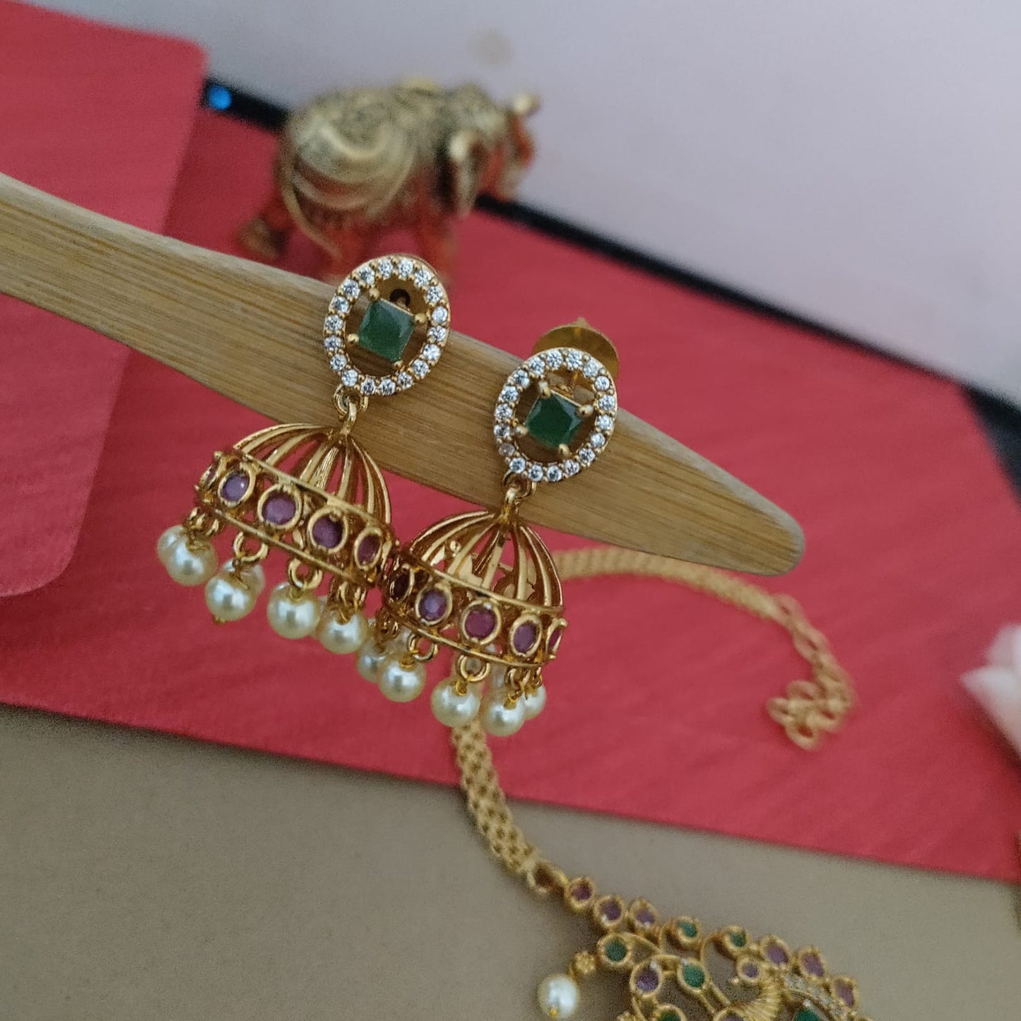 Peacock chocker set