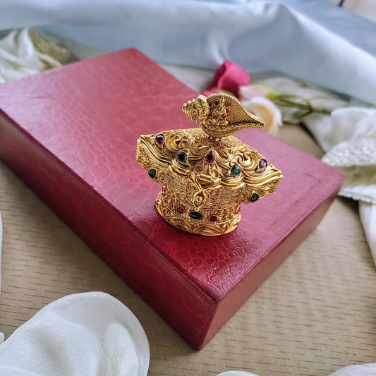 Lakshmi on Sangu sindoor box