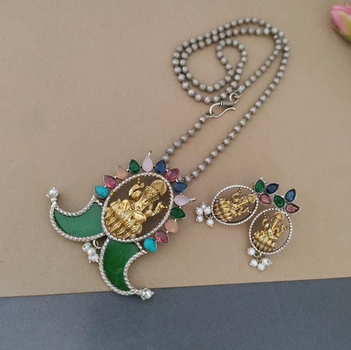 Lakshmi dualtone long chain set