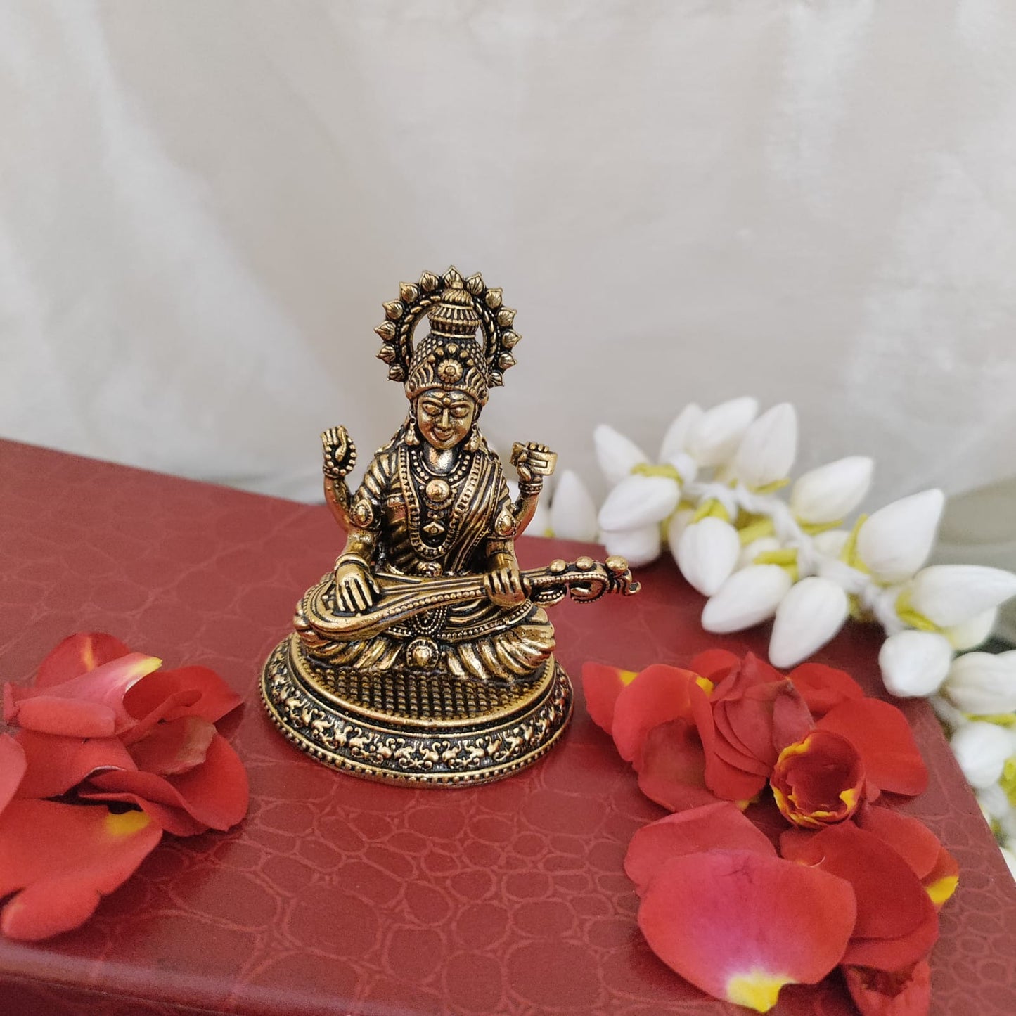 Brass Goddess Saraswathi idol - 6.5 cm