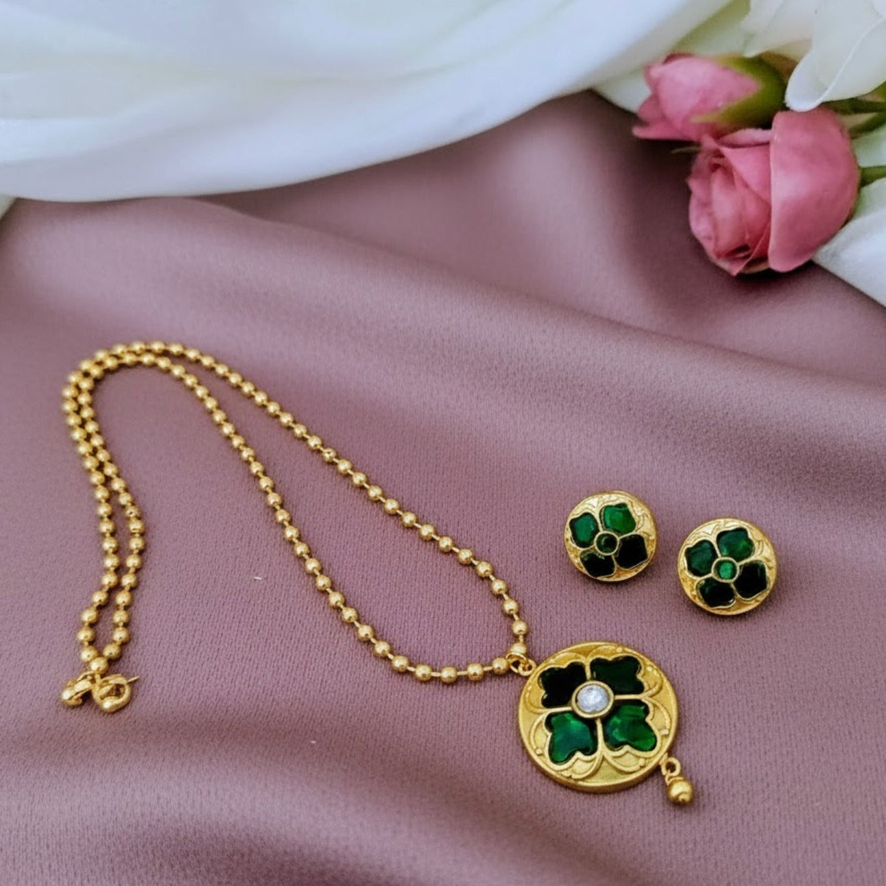 Green stone Jadau chain set