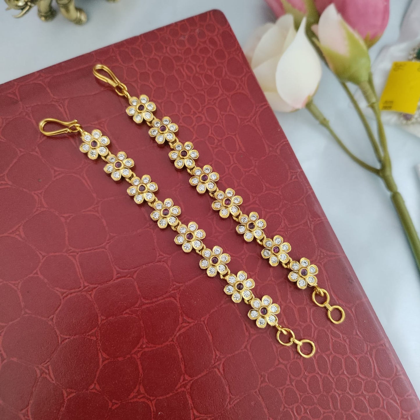 Flower stone earchain