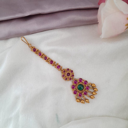 Ruby kemp stone maang tikka