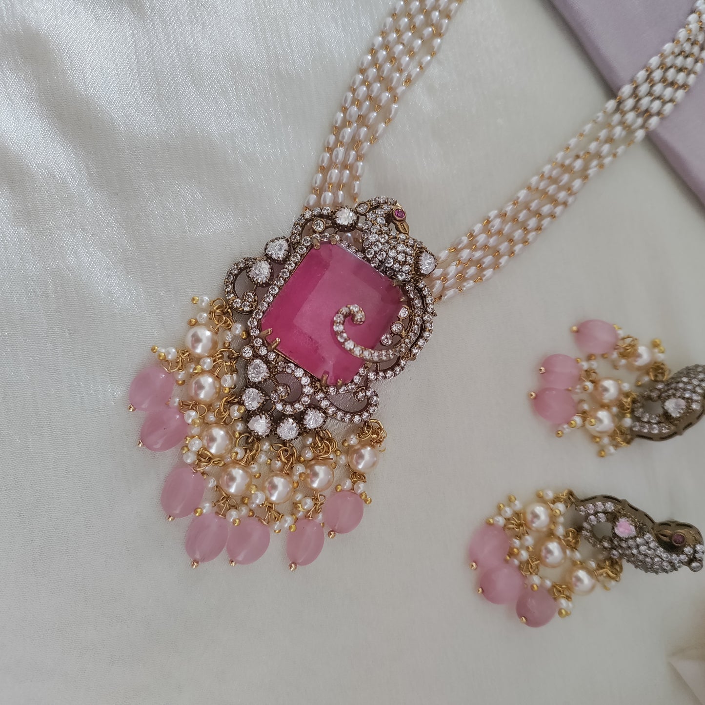 AD stone peacock pearl pendant chain set