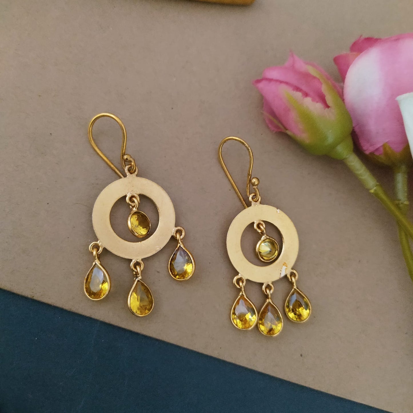 Round Stone earring