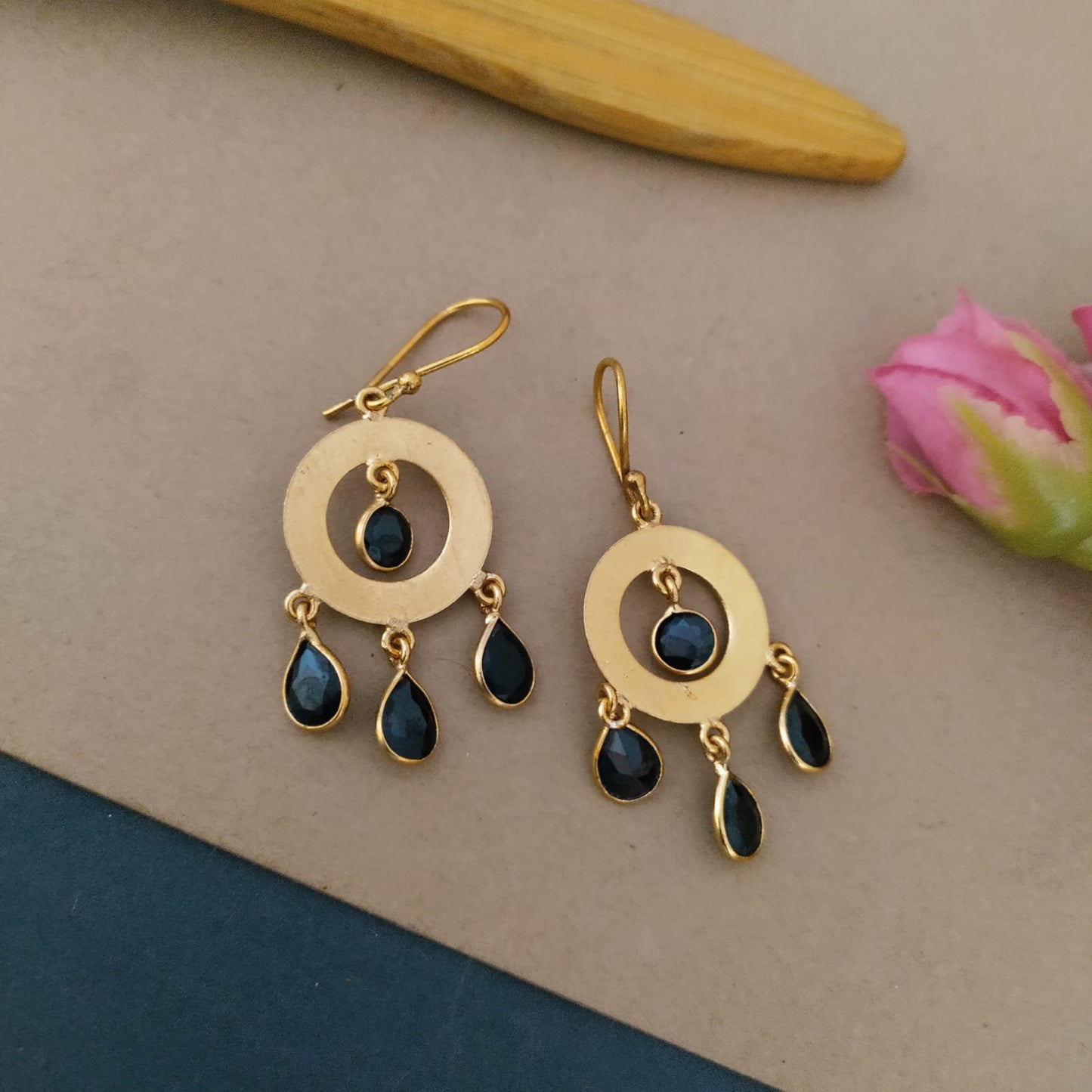 Round Stone earring