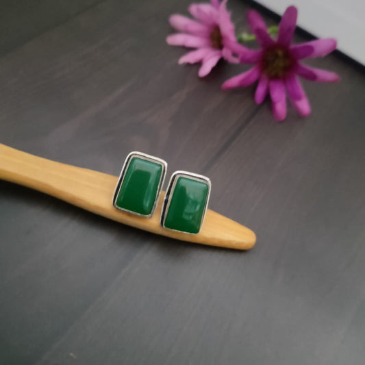 Green stone earring