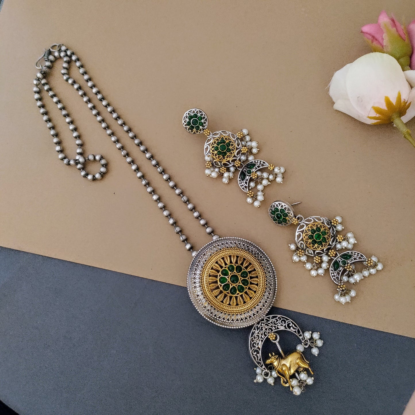 Round long pendant Dual tone Pendant long chain set