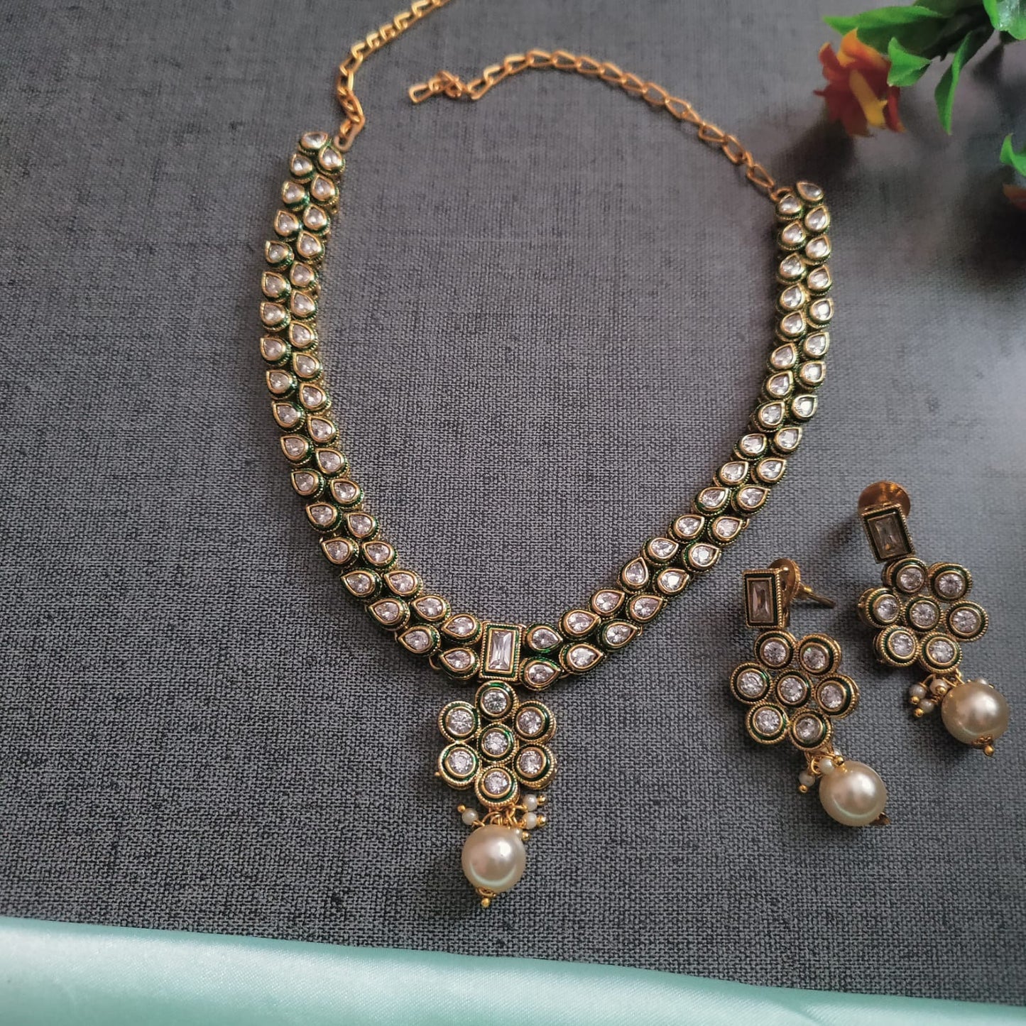 White stone kundan necklace set