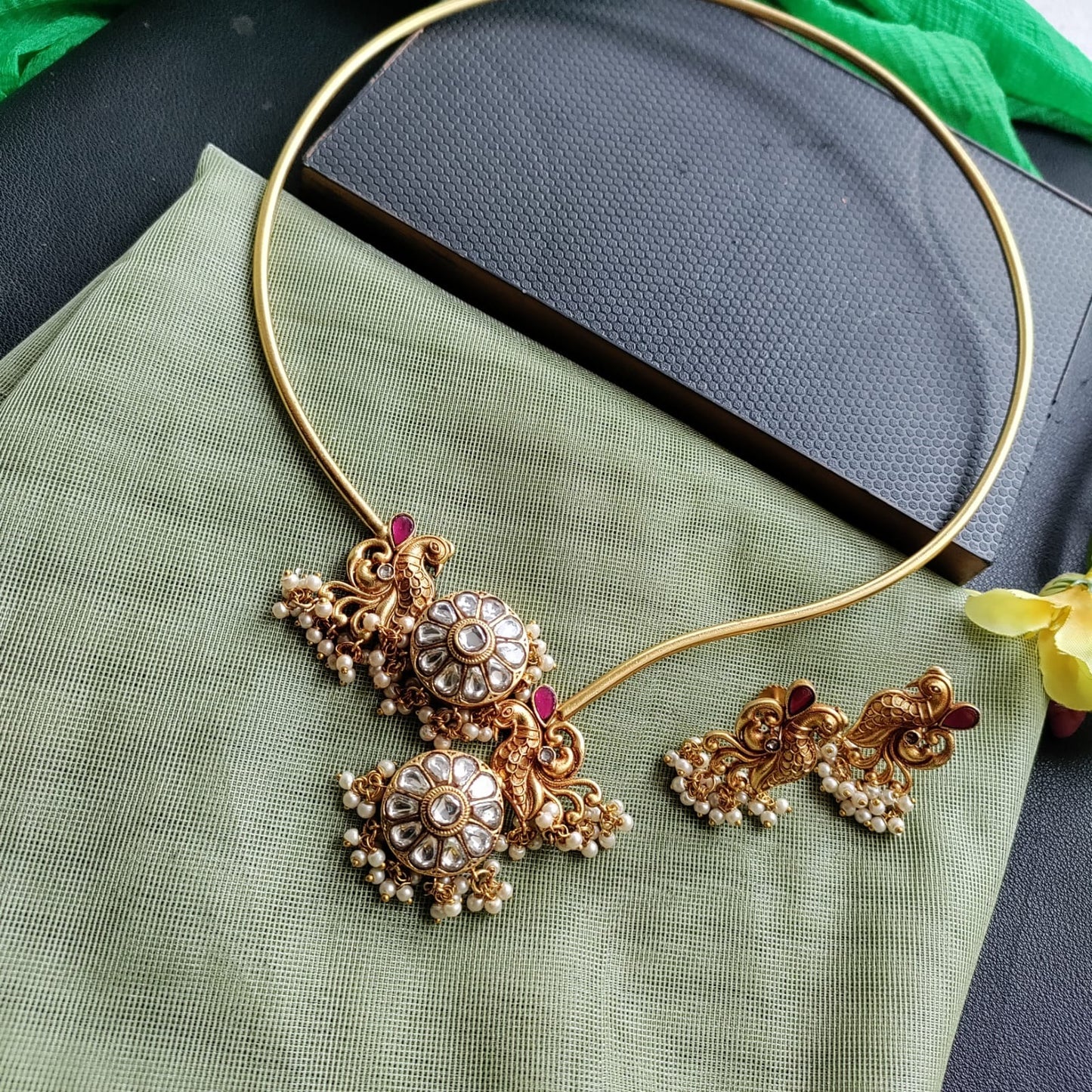 Peacock stone jadau set