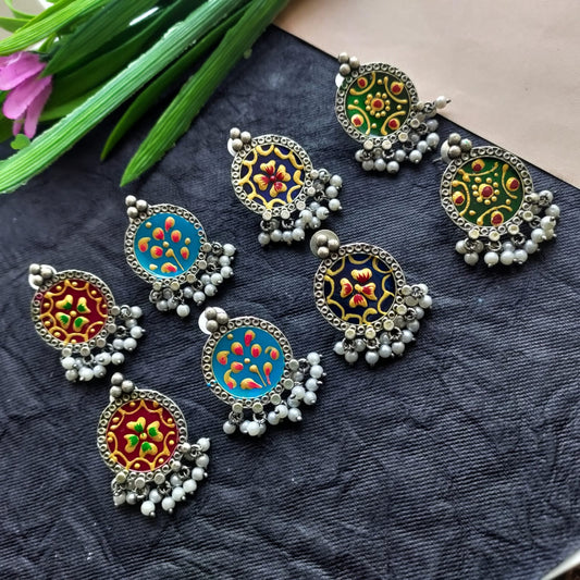 Round painted gongroo pearl earring