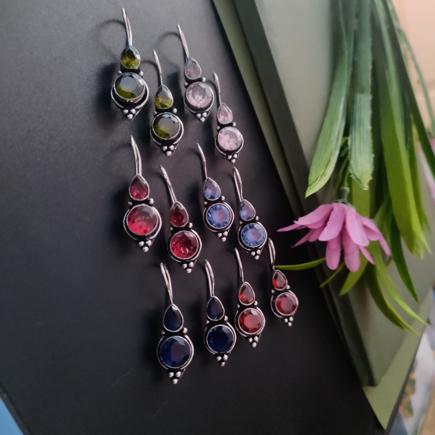 Hook drop stone earring