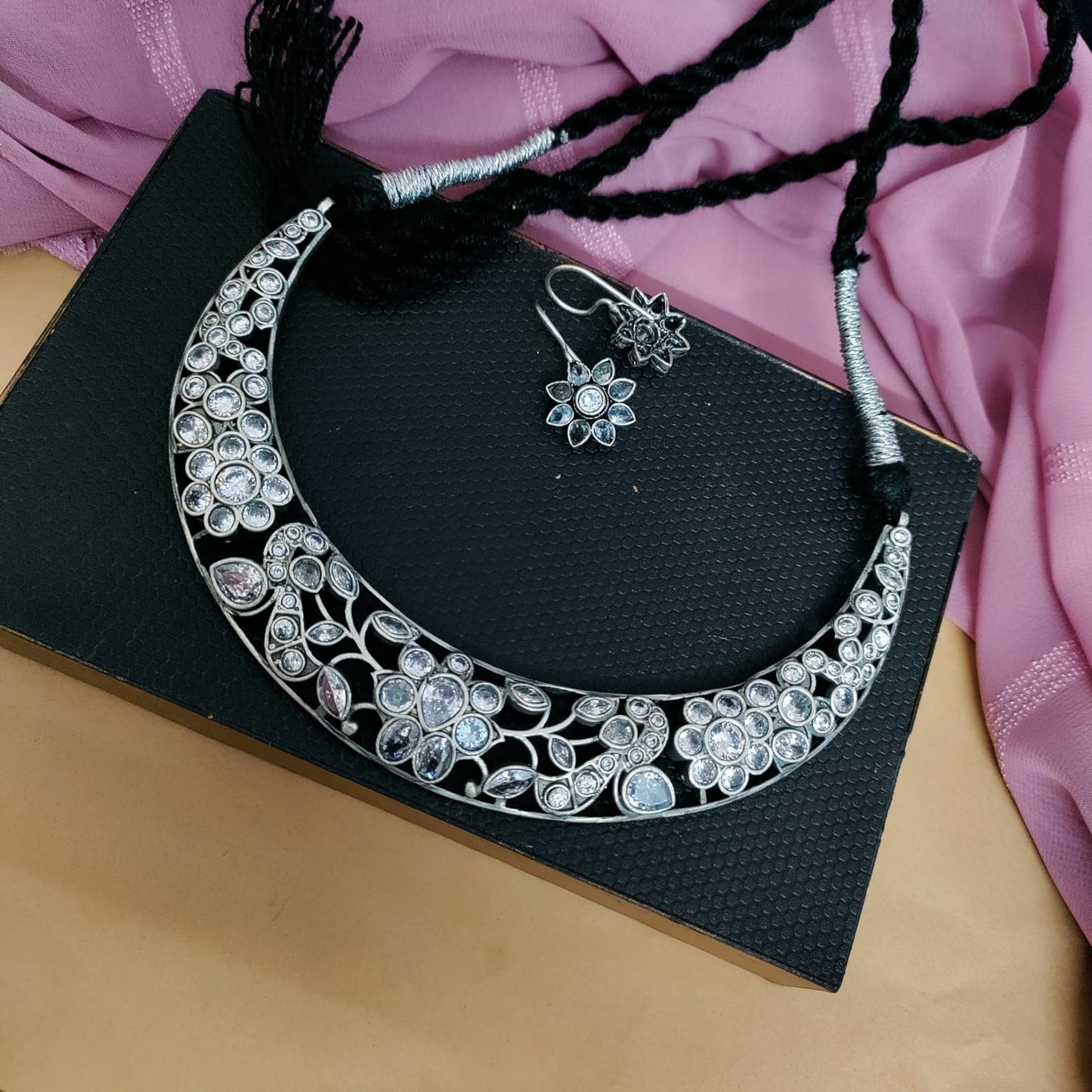 Stone hasuli necklace set