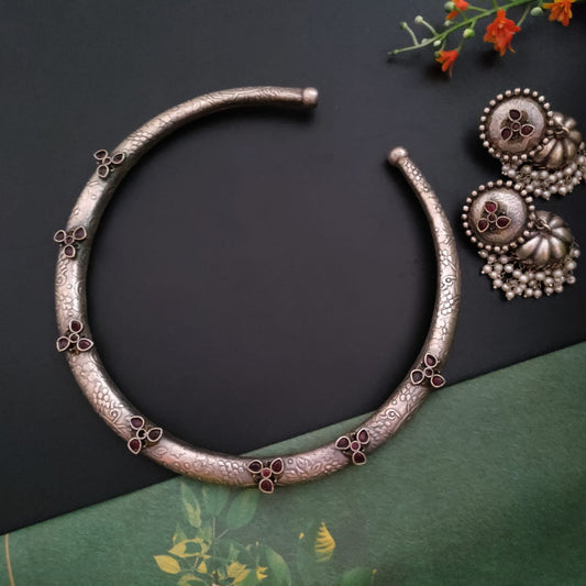 Hasuli stone set