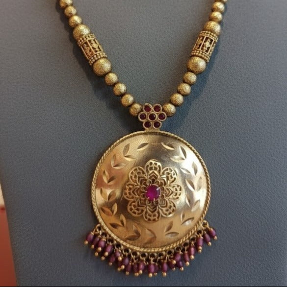 Round ruby drop necklace