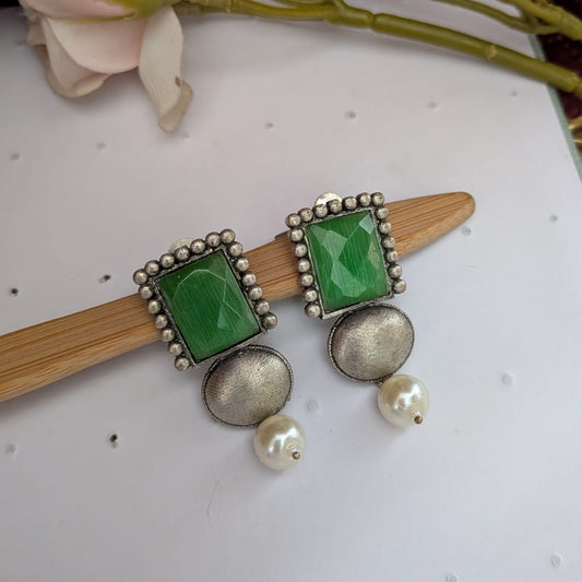 Classic Pearl Drop Dangler