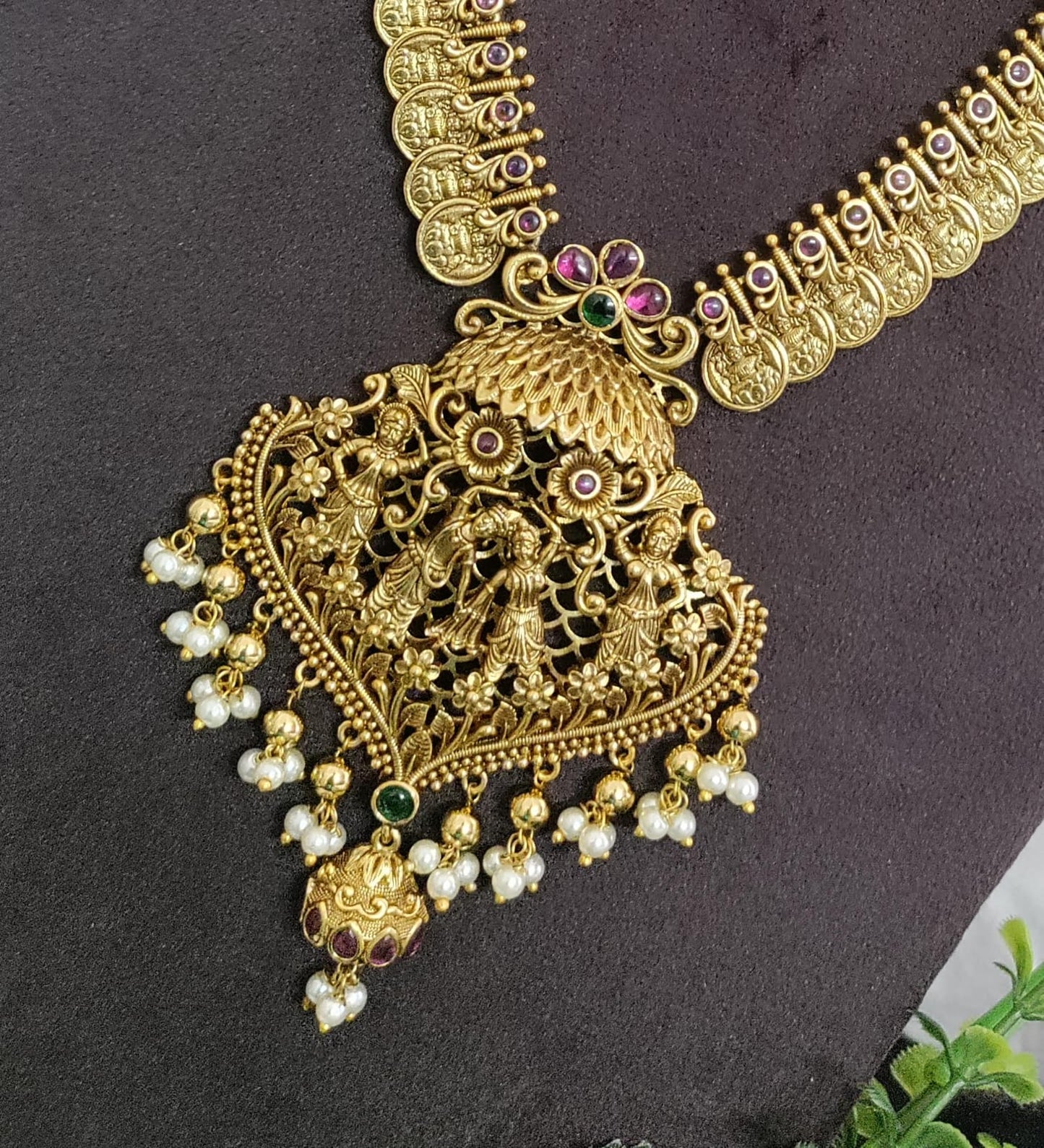 Non Idol long coin necklace