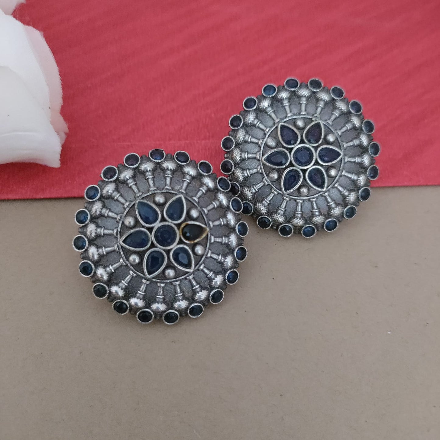 Round stone SLA stud