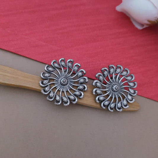 Flower stud earring