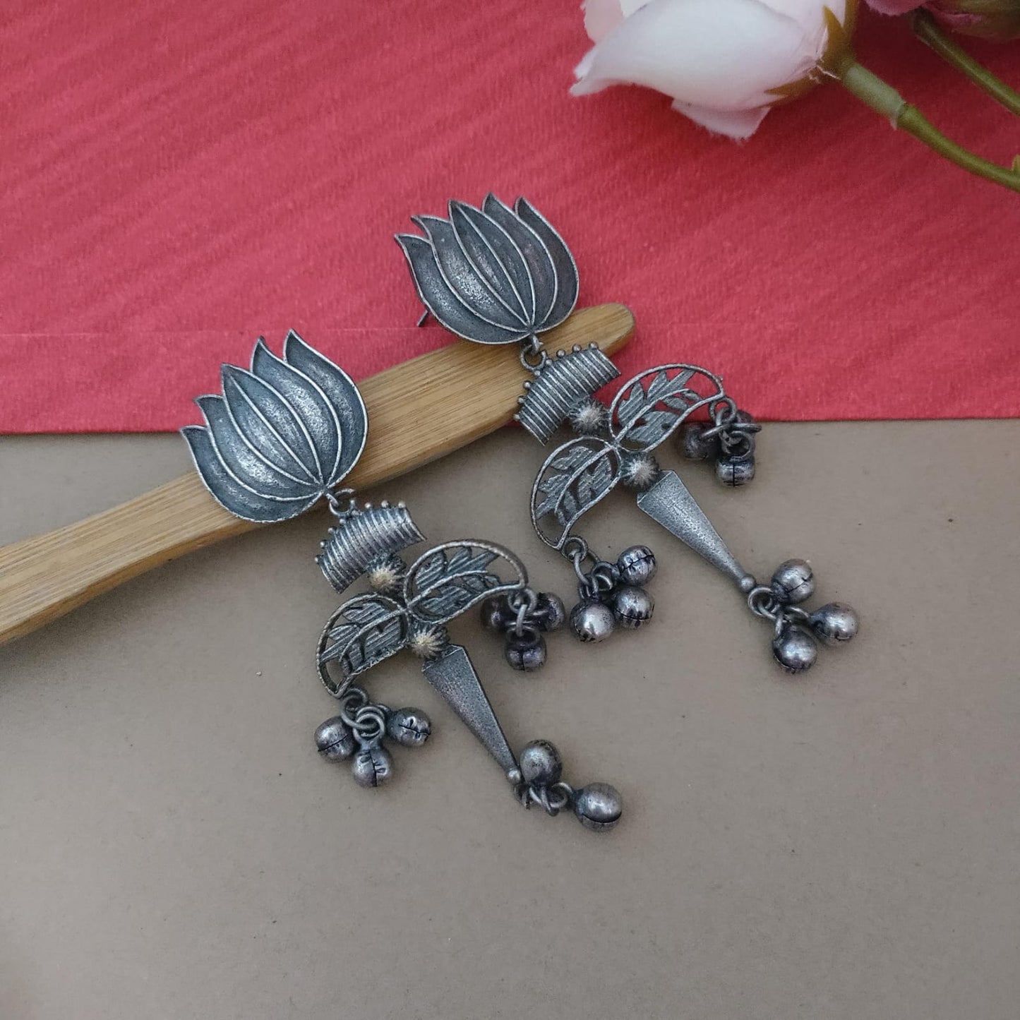 Lotus gonghroo sla earring