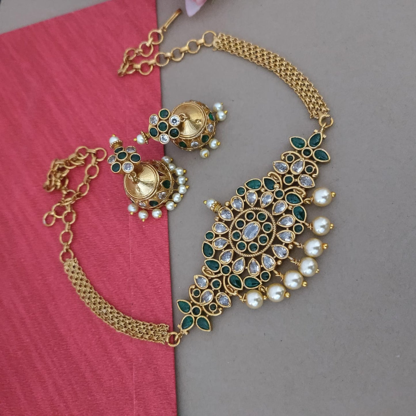 Drop stone chocker set