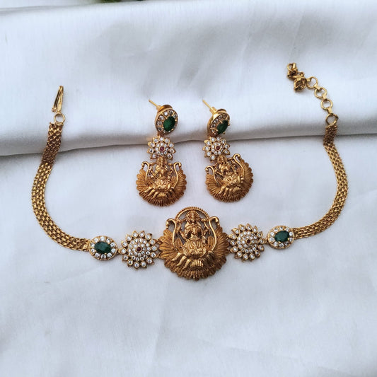 Lakshmi chocker set