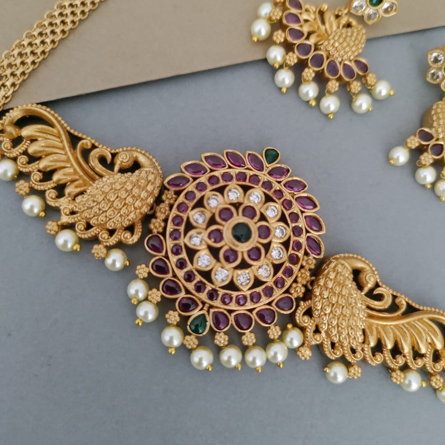Peacock flower chocker set