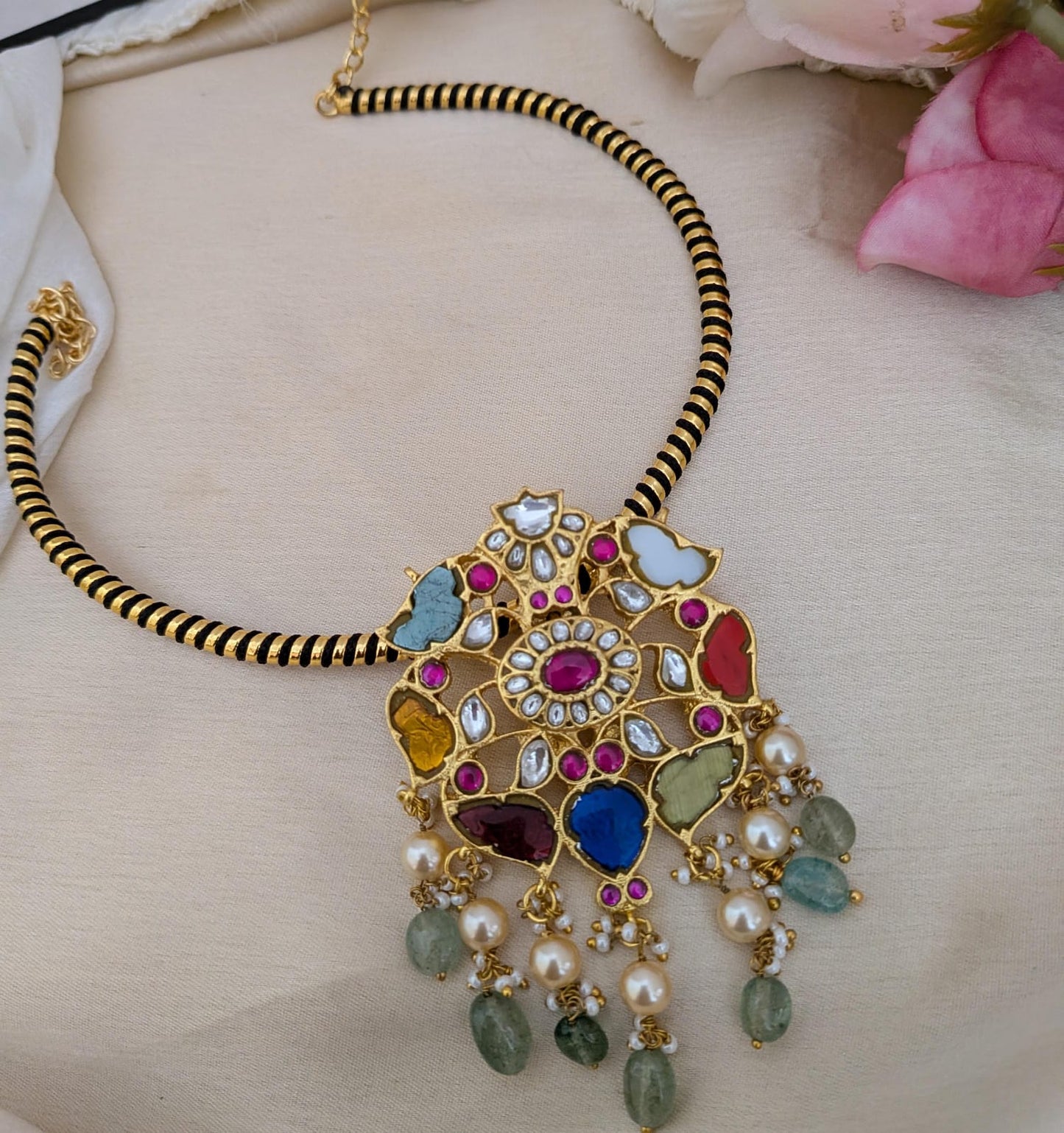Jadau kundan Lotus pendant hasli set