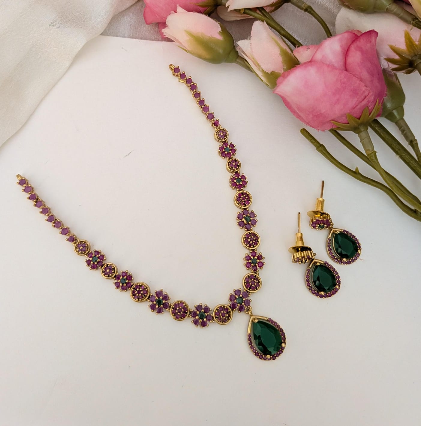 Flower drop ad stone necklace set