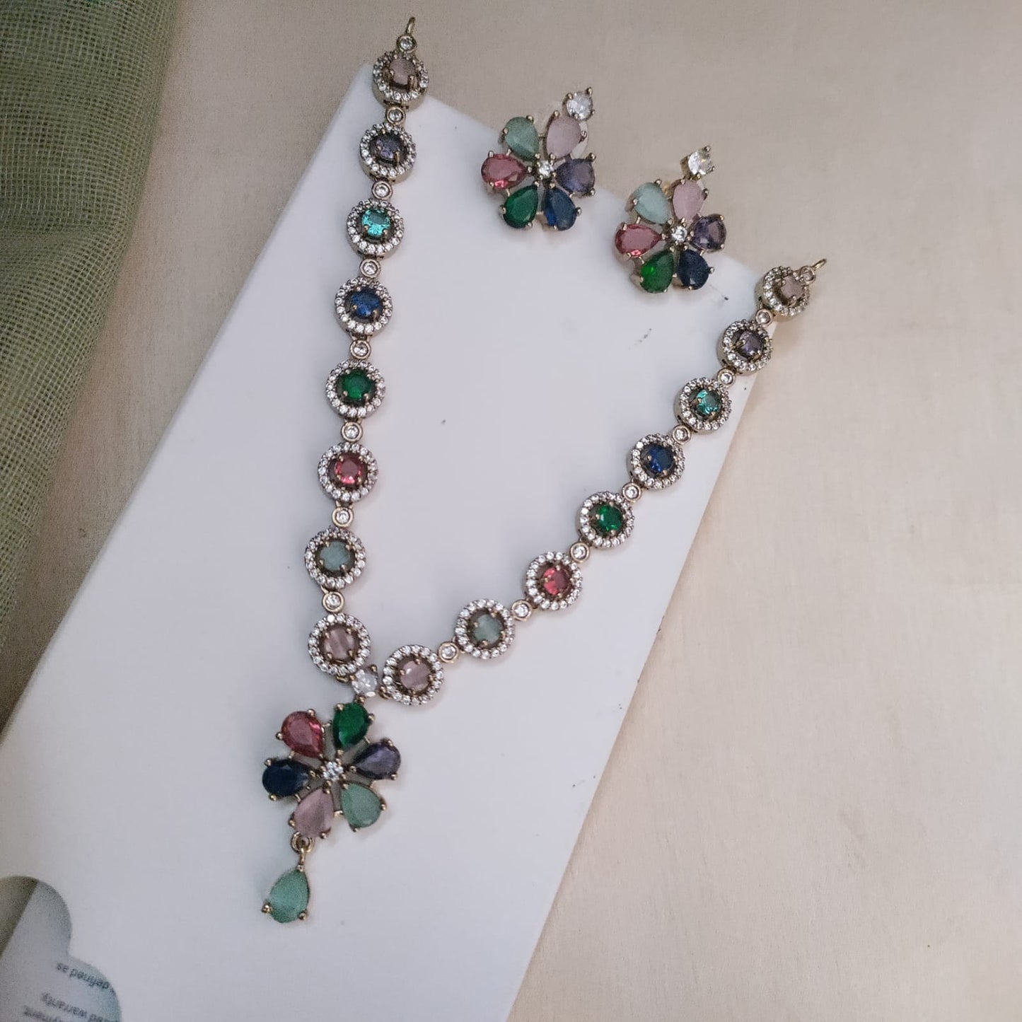 AD antique finish necklace set
