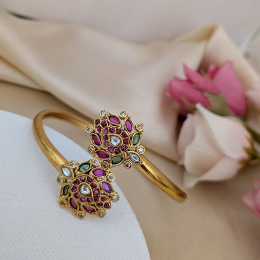 Lotus design kada bangle