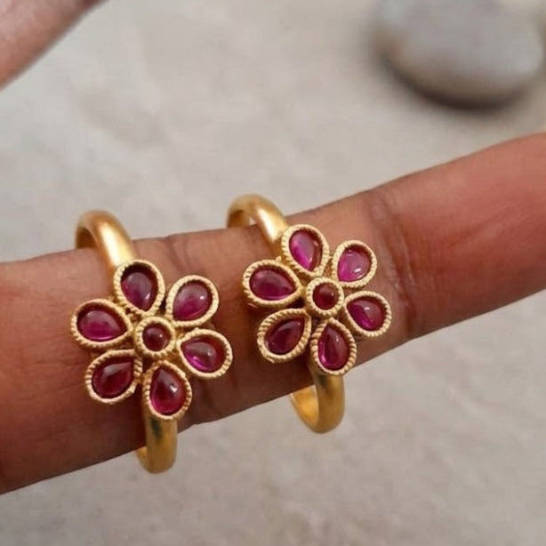 Toe ring ruby floral design