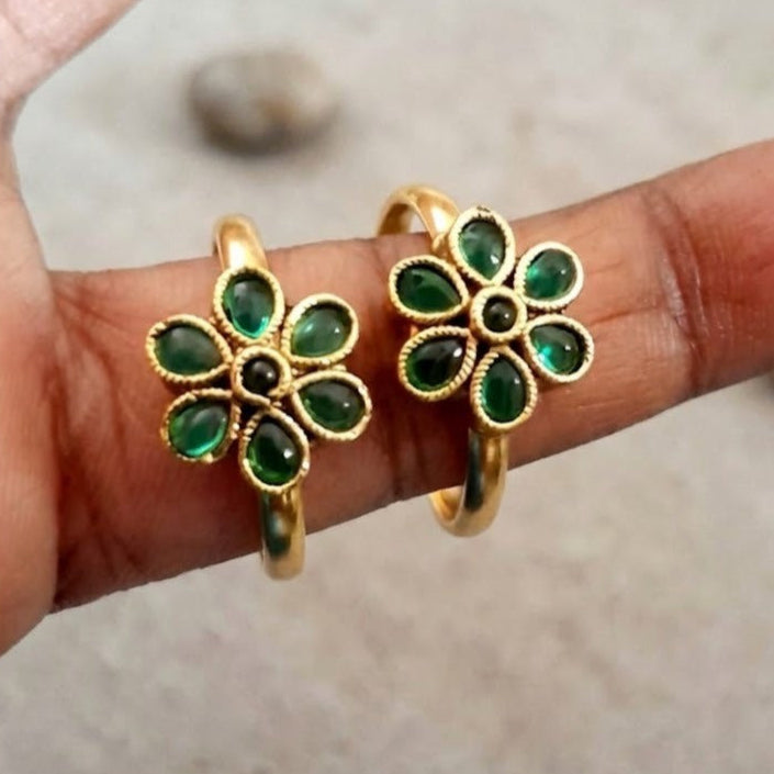 Floral design green ton ring
