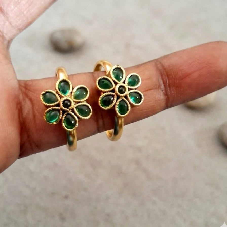 Floral design green ton ring
