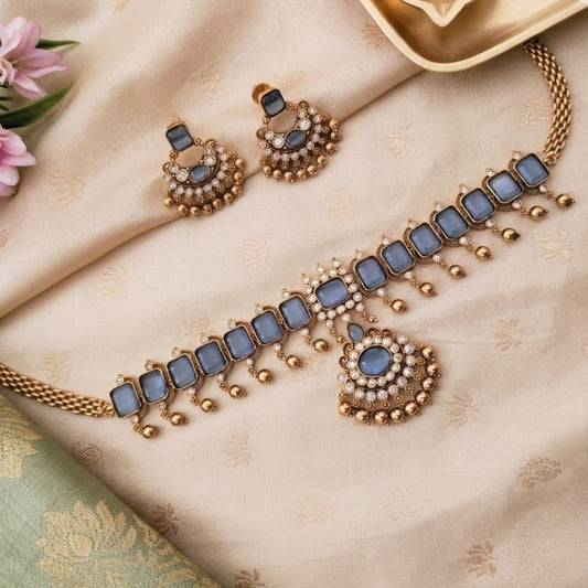 Blue stone necklace set